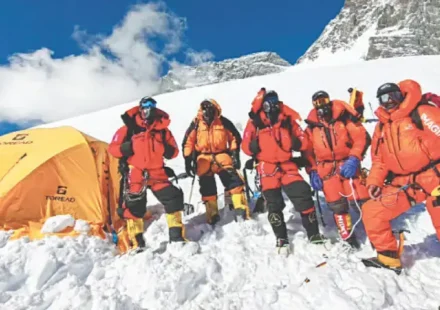 10 climbers missing after Broad Peak avalanche