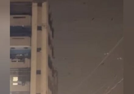 Dust storm hits Karachi as rain falls in parts of city