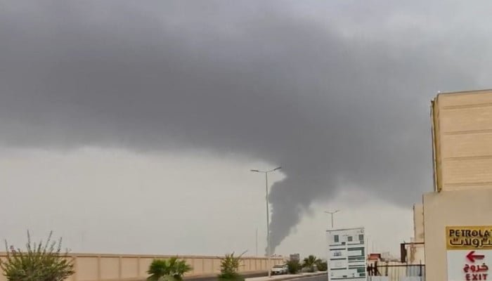 No US attacks on Iran for first time in two weeks but war spreads to Red Sea