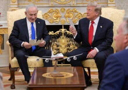 Iran attacks US bases in Middle East as Trump meets Netanyahu