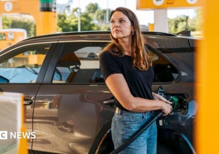 UK petrol prices hit highest level since Iran war began