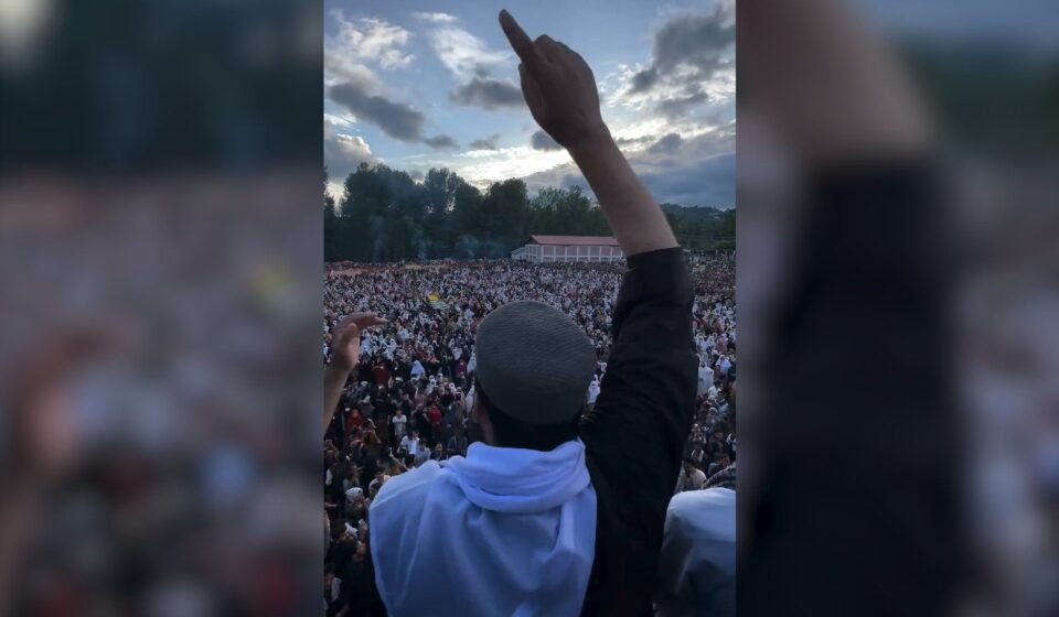 Thousands march in Pakistan-administered Kashmir amid election unrest