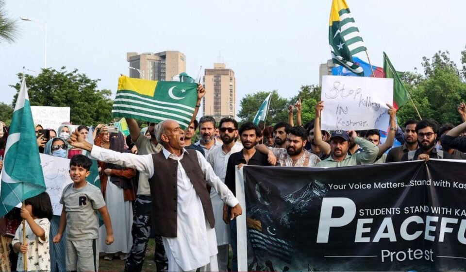How is Islamabad handling crisis in Pakistan-administered Kashmir?