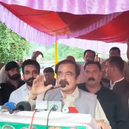 PPP, PML-N continue war of words on eve of Muzaffarabad elections