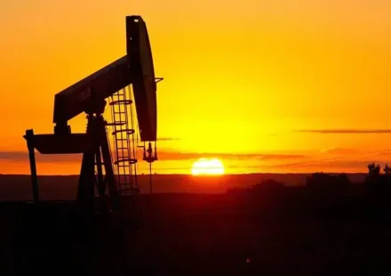 Oil tumbles as Trump cancels attack on Iran to reach deal aimed at reopening Hormuz